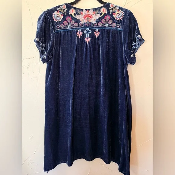 Johnny Was Nindi Embroidered Velvet Navy Blue Women’s Tunic Top size M - Picture 2 of 8